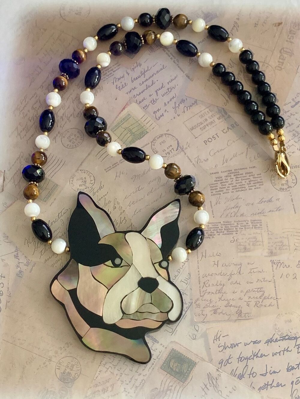 Vintage Lee Sands Inlaid Shell French Bulldog / Boston Terrier Beaded Necklace - Picture 3 of 4